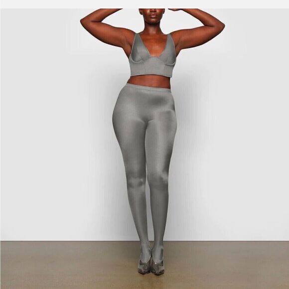 SKIMS NWT Footed Leggings in the color Thunder Grey size S - Picture 2 of 5